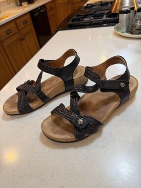Taos Trulie Braided Strap Slingback Sandals open-toe leather sandal. Size 40.